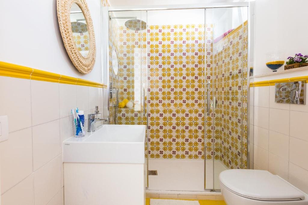 Biancheria da bagno inclusa